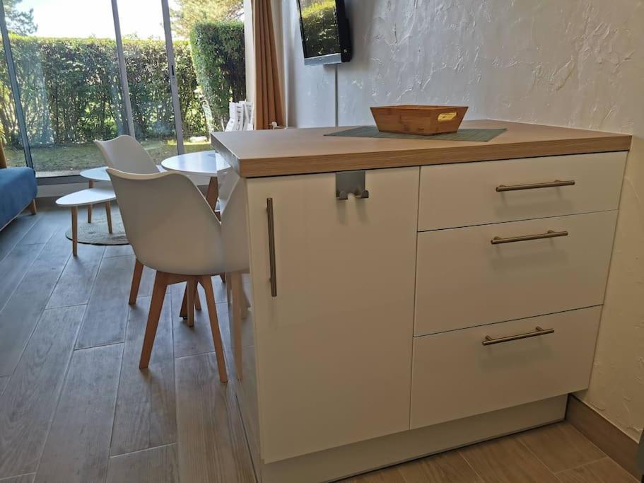 Appartement Acces Direct A La Plage Bernieres-sur-Mer ภายนอก รูปภาพ