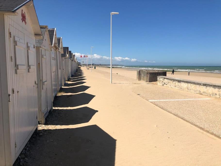 Appartement Acces Direct A La Plage Bernieres-sur-Mer ภายนอก รูปภาพ