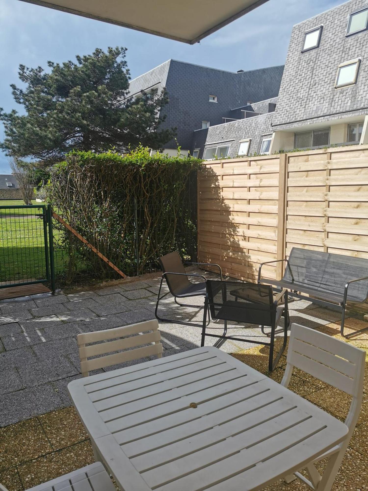 Appartement Acces Direct A La Plage Bernieres-sur-Mer ภายนอก รูปภาพ